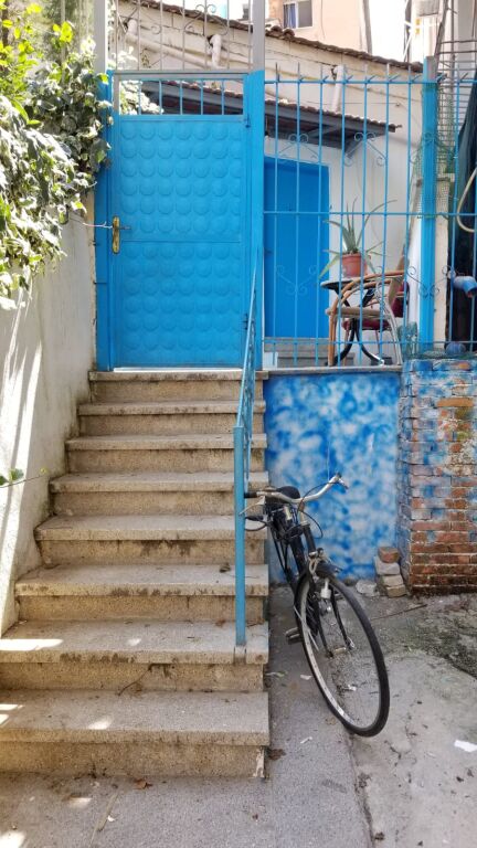 Jepet me qera apartament 1+1 te shkolla e Baletit