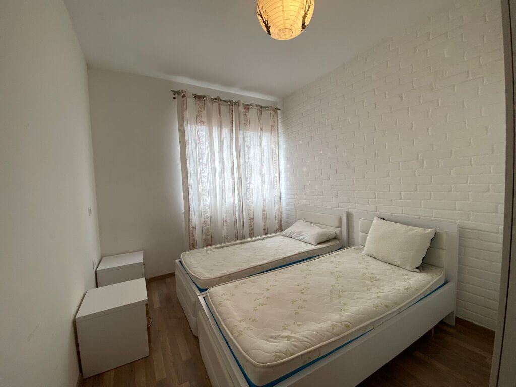 Jepet me qira apartament 2+1