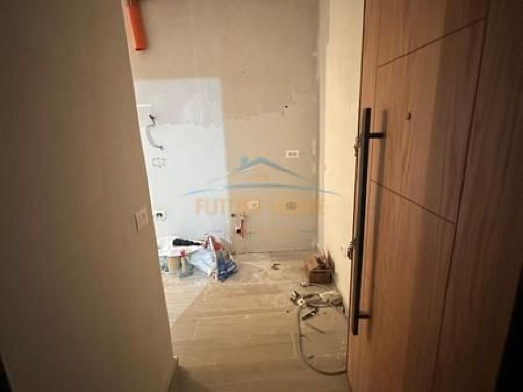 Shitje, Apartament 2+1, Rruga Thesarit, Fresk !