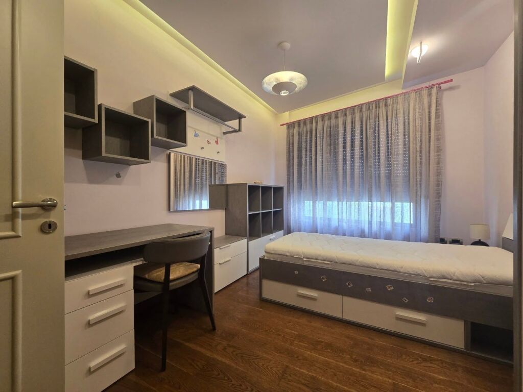 IN VENDITA: APPARTAMENTO DI LUSSO 2+1+2_ VIA FROSINA PLAKU _Vicino alla scuola Naim Frashëri