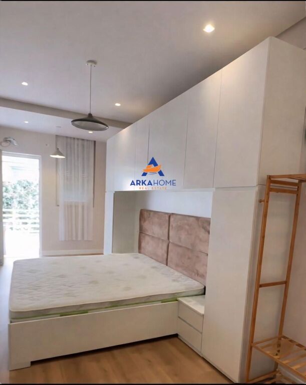 FOR RENT APARTMENT 1+1+VERANDA "DRY LAKE, TIRANA NEAR RADISSON" 550 EURO