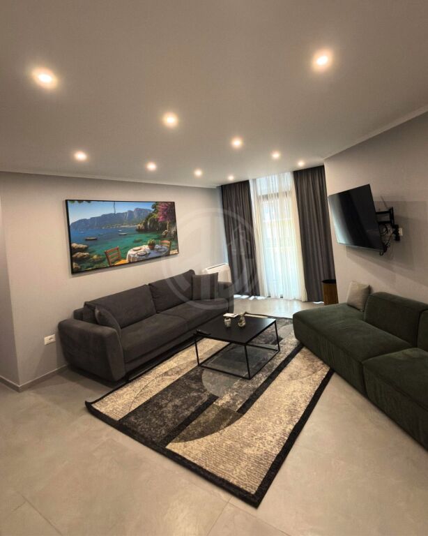 Apartment me qera White Hill