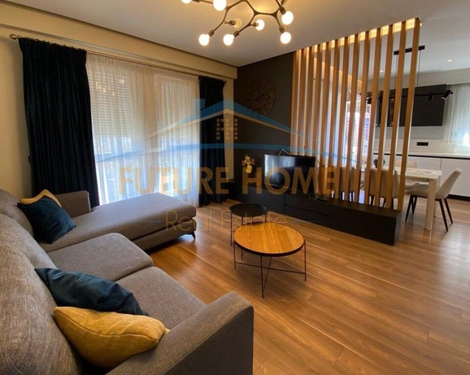 Affitto, Duplex, 5 Maji