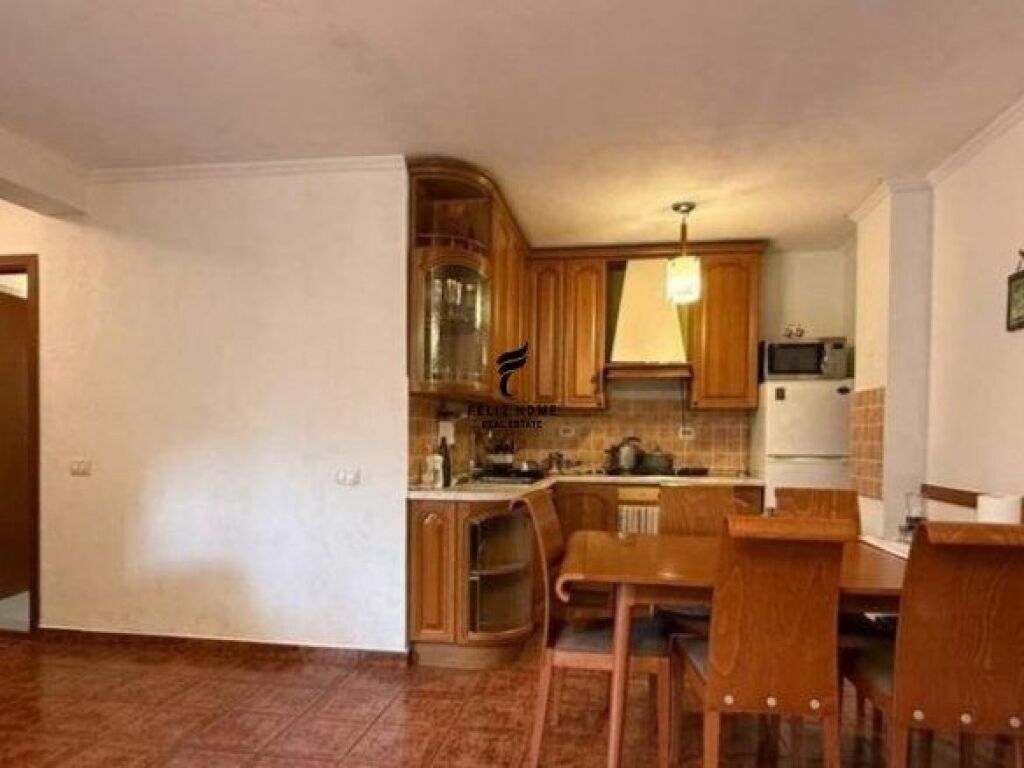 UFFICIO IN AFFITTO 100 M2 ZOGU I ZI 900 EURO FH-68953