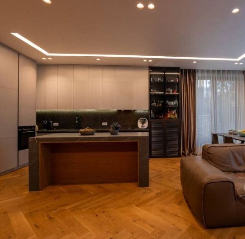 Vendiamo Villa Individuale con Piscina