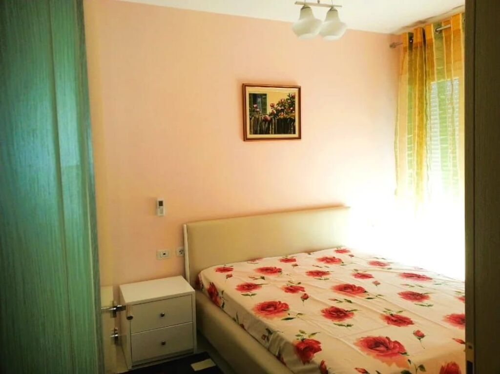 Jepet Me Qera Apartament 1+1+1 Ballkon
