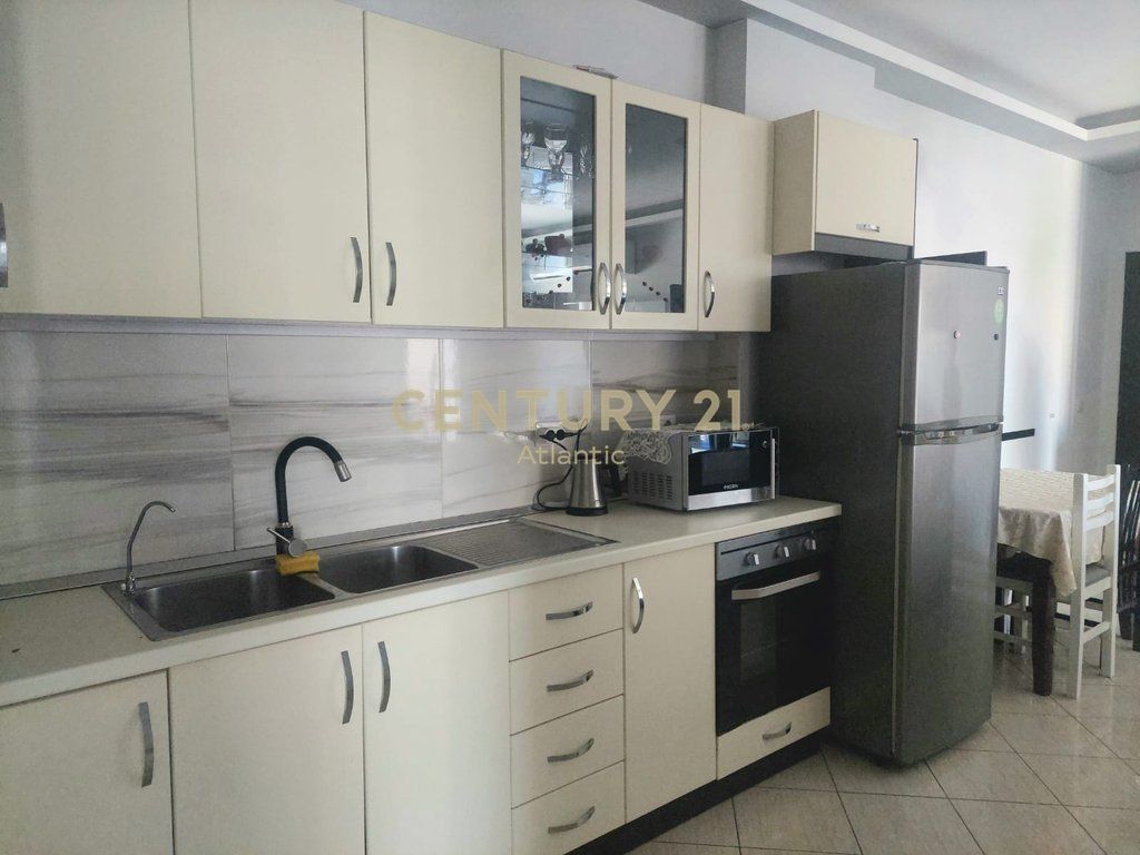 Apartament 2+1 për Qira , Plazh Hekurudha!