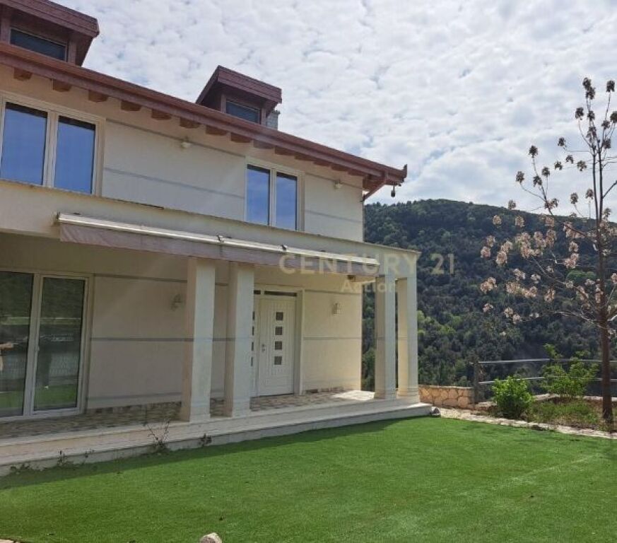 VENDIAMO VILLA+7000 M2 TERRENO