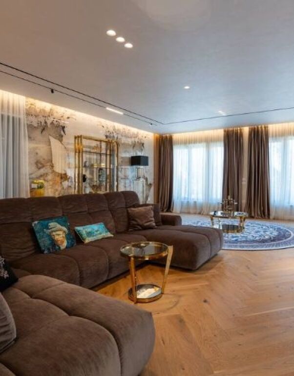 Vendiamo Villa Individuale con Piscina