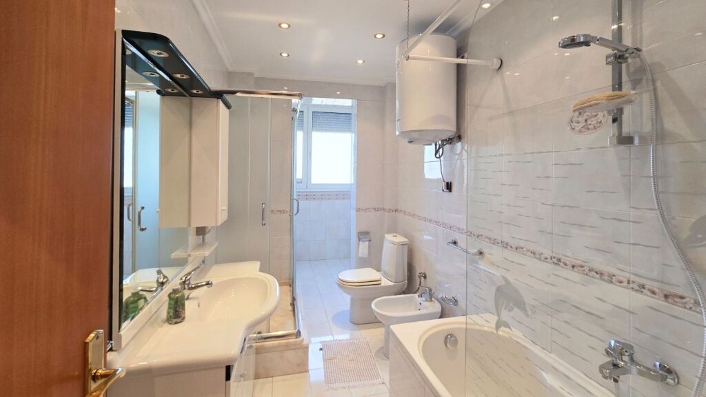 Apartment 2+1+2 for rent in Bllok