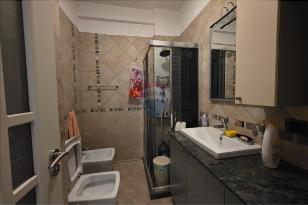 Apartament per shitje 2+1+2+2 ballkone tek Kodra e Diellit