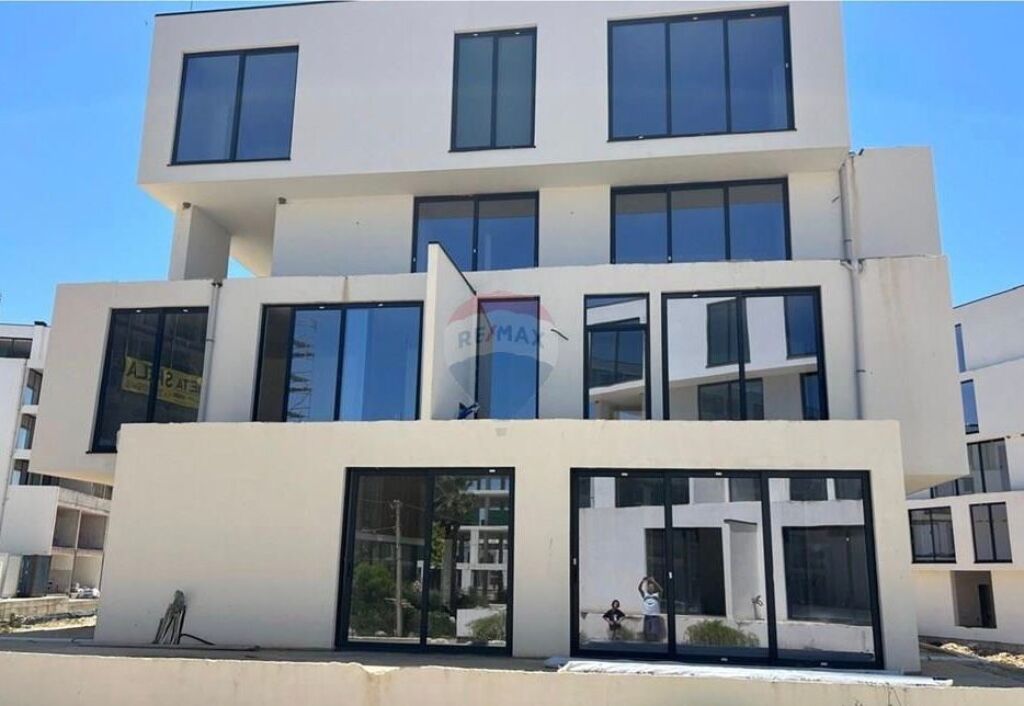 Shitet PentHouse 2+1 tek Porto Lalzi ID: 530191055-650