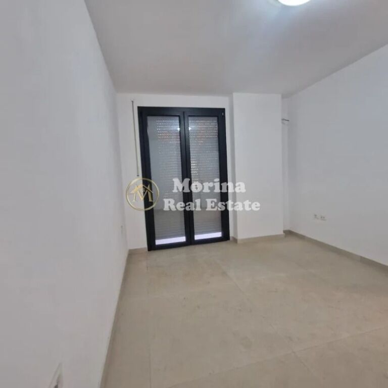 Qera | Ambjent Biznesi | Kongresi i Manastirit | 550 €/muaj
