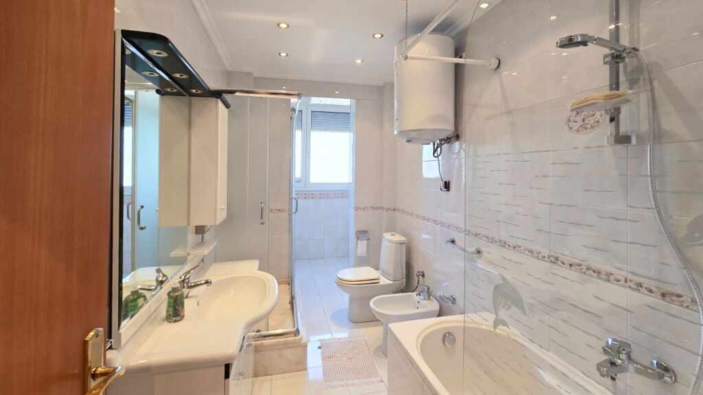 Appartamento 2+1+2 in affitto, Blloku