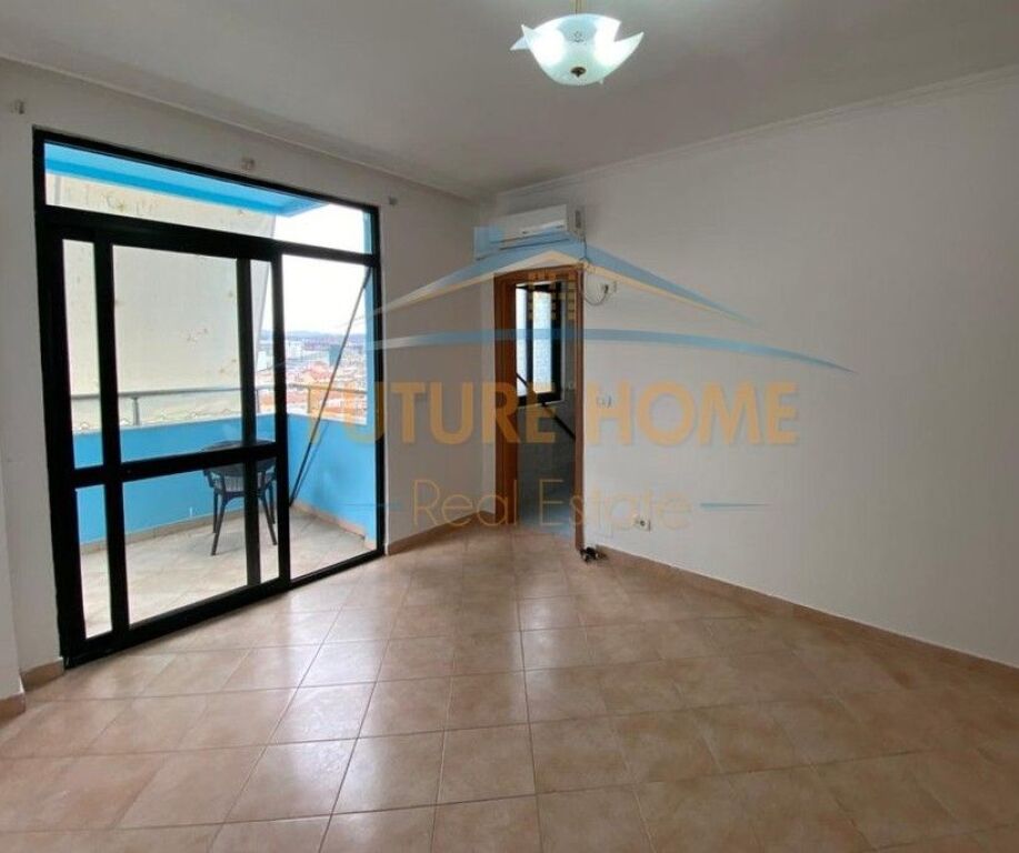 Qira, Ambient per zyra, Ish Ekspozita