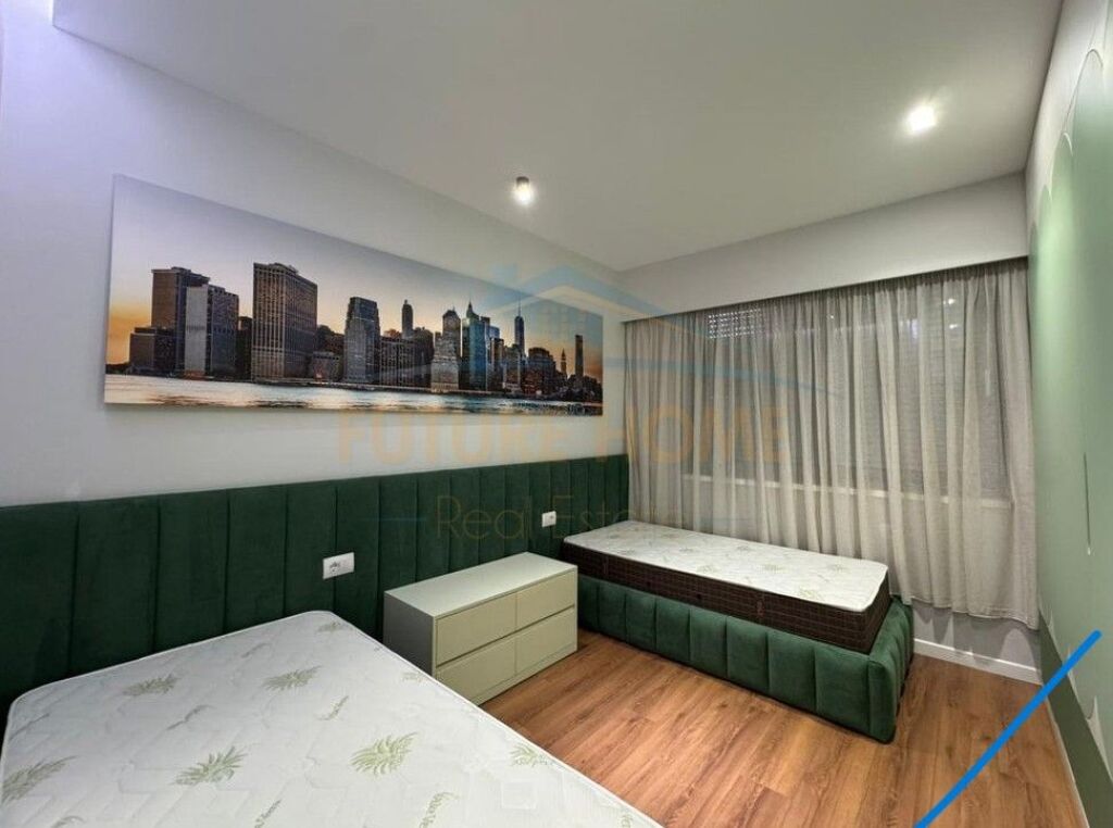 Qira, Apartament 2+1+2 +Post Parkimi , Bllok , Tiranë.