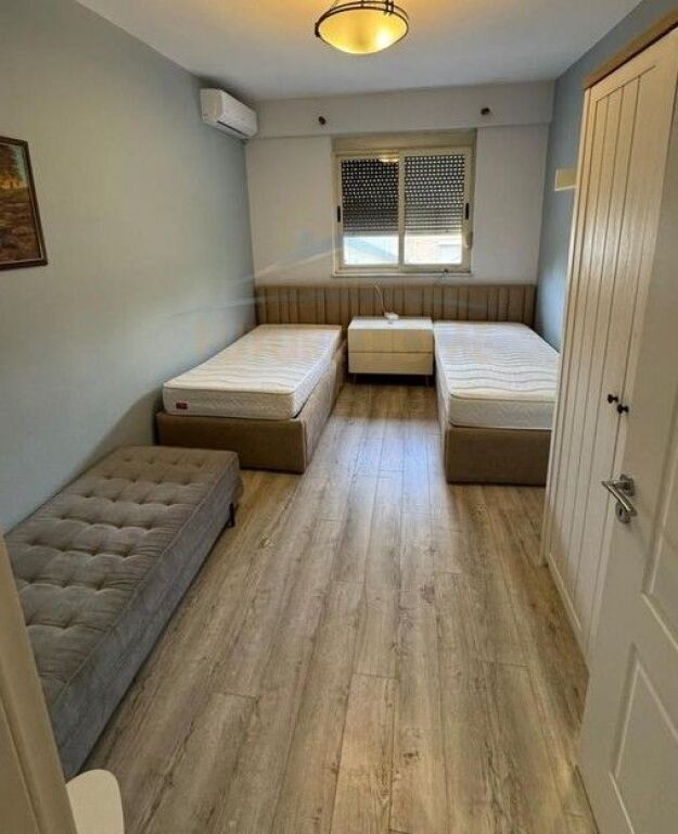 Qira, Apartament 3+1+2, Stacioni Trenit, Tiranë