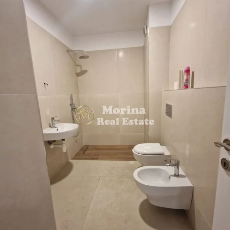 Qera | Ambjent Biznesi | Kongresi i Manastirit | 550 €/muaj