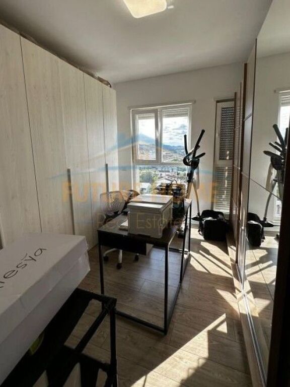 Affitto, Appartamento 2+1 Univers City, Tirana.