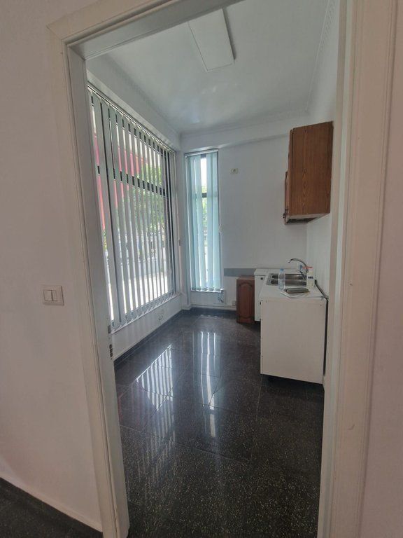 Godinë 2-Katëshe me Qira – Ideale për Klinika dhe Zyra ne Porcelan! 2,500 € /Muaj