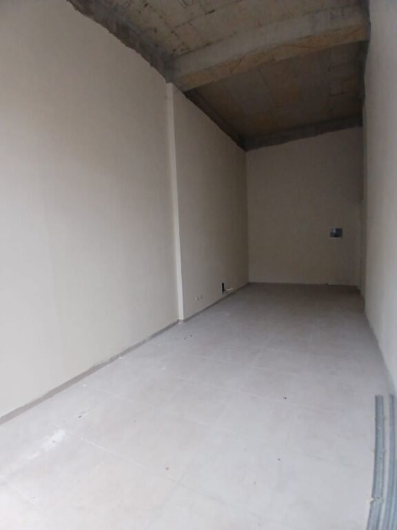 Jepet ambjent biznesi me Qera tek Brryli, Tirane