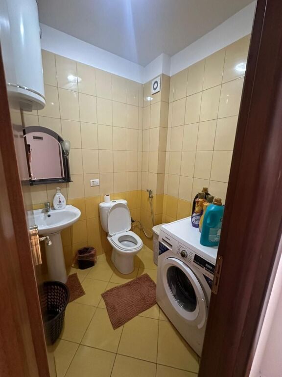 Apartament 2+1+2 me qira te Liqeni i thate