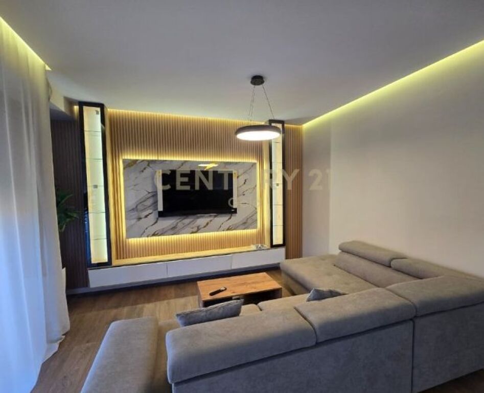 ME QERA APARTAMENT LUKSOZ 2+1+2+ POST PARKIMI