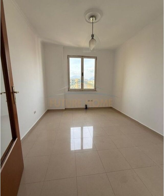 Qera, Ambient per zyra, Rruga e Kosovareve, Tirane