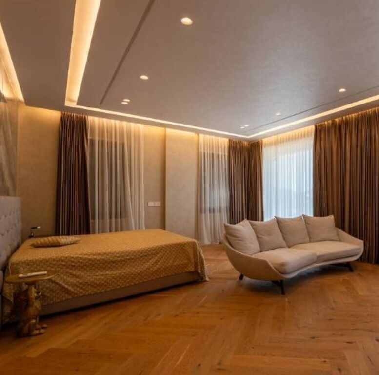 Vendiamo Villa Individuale con Piscina