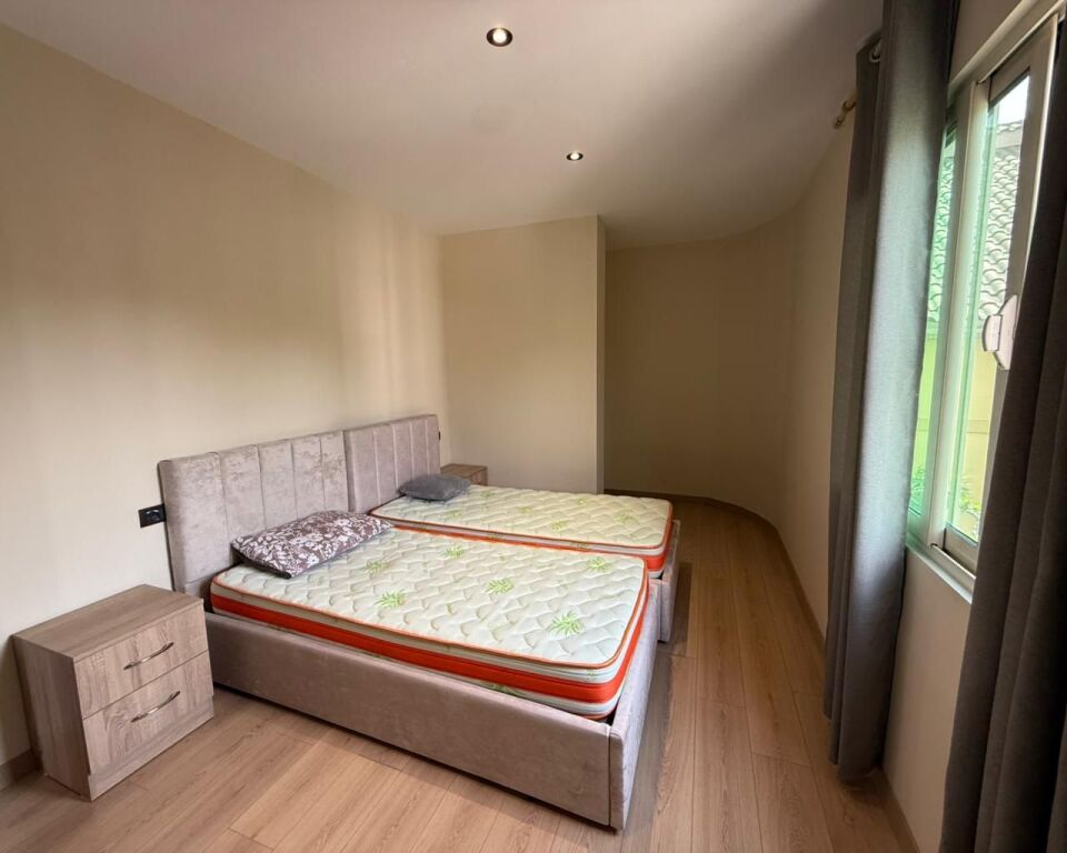 JAPIM ME QIRA APARTAMENT 2+1 + POST PARKIMI TE AMBASADA TURKE !