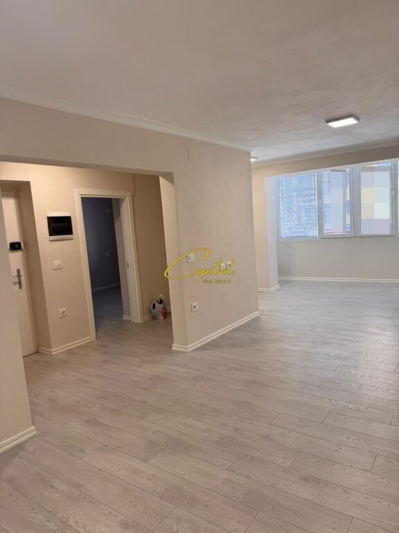 ZYRE ME QIRA 70 M2 21 DHJETORI 800 EURO