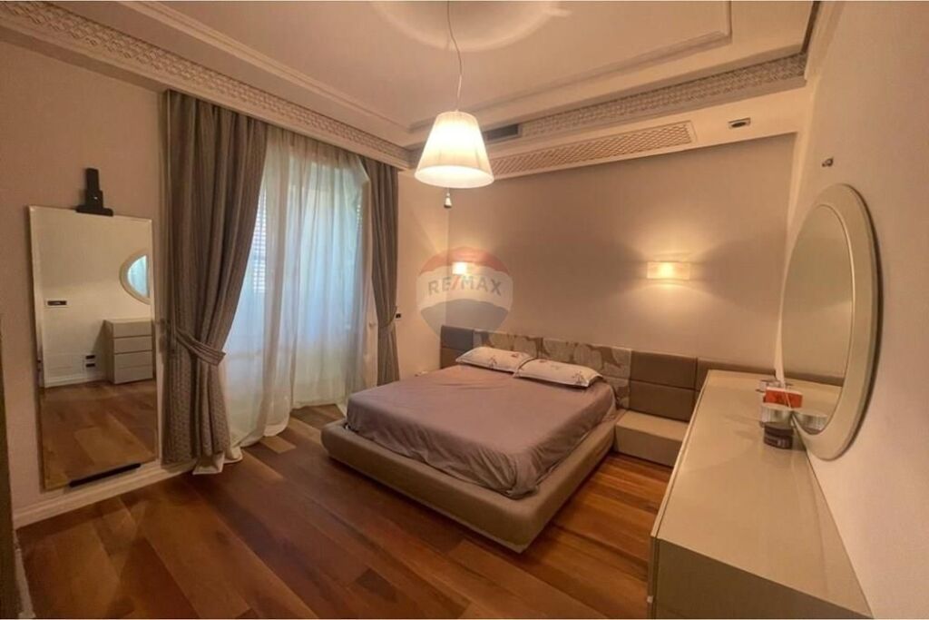 Apartament Modern me Qira tek Shkolla Kuqe