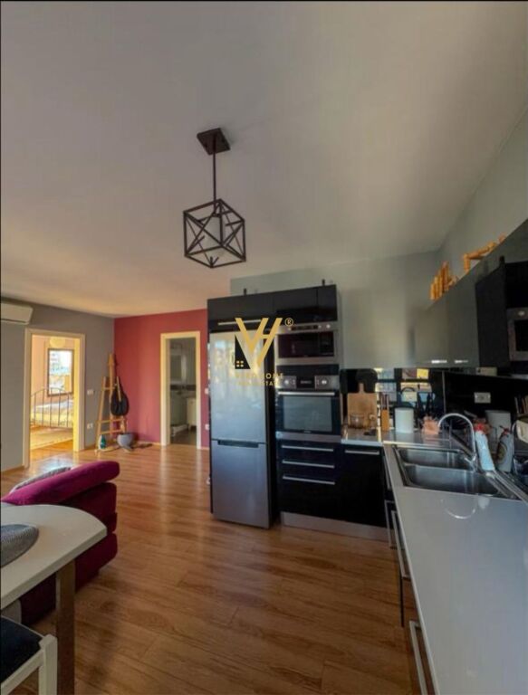 JEPET APARTAMENT 2+1+BLK ME QERA TE PROKURORIA 800 EURO