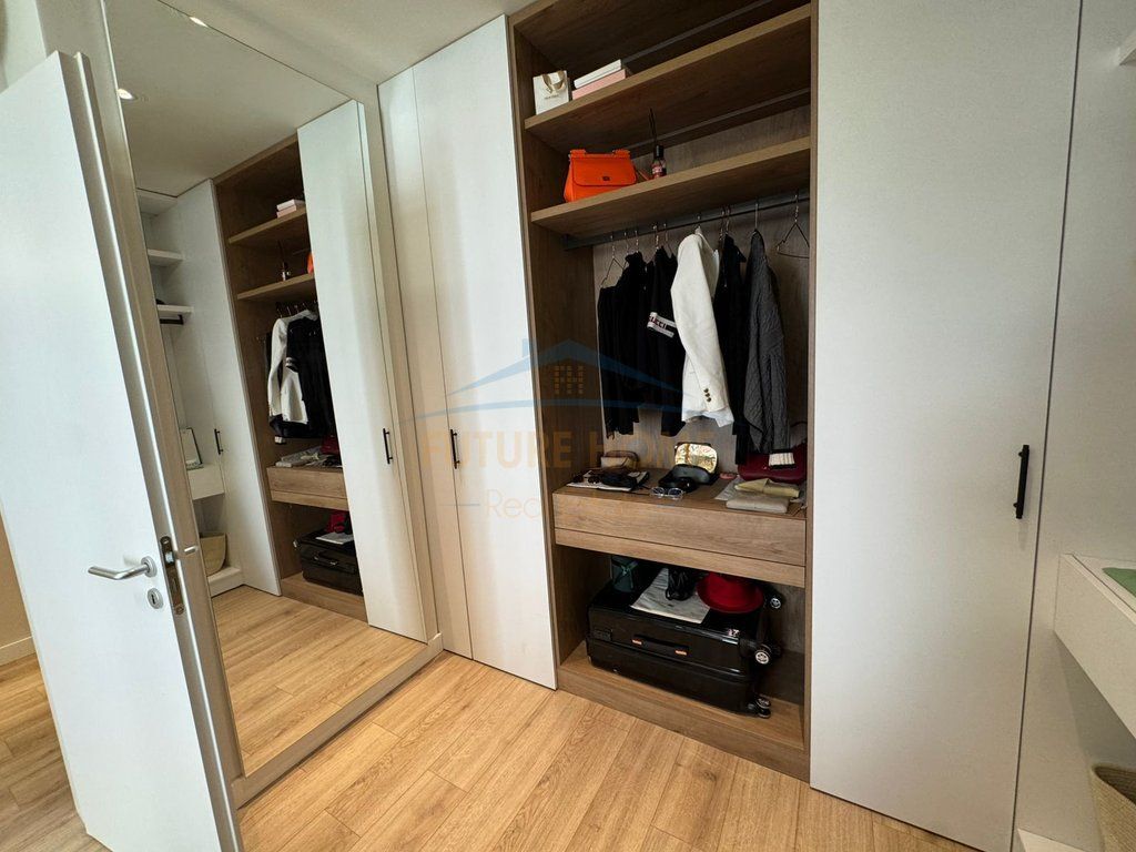 SHES APARTAMENT 1+1 TEK ZOGU I ZI NE TIRANE