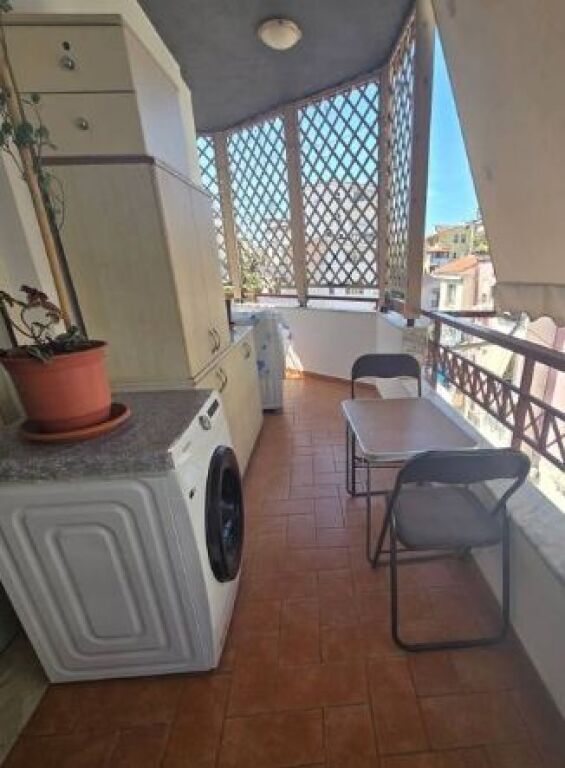 Shitet Apartament i investuar 2+1+2 + dy Ballkone