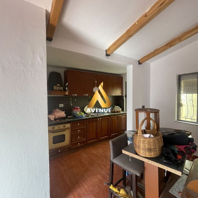 Shitet Apartament 1+1 – Bllok, Tiranë