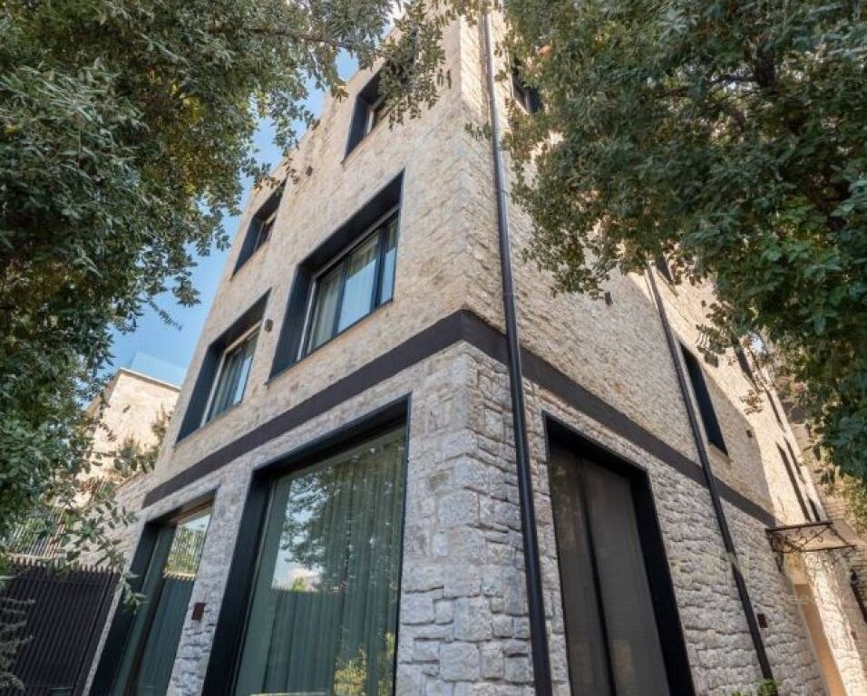 Vendiamo Villa Individuale con Piscina