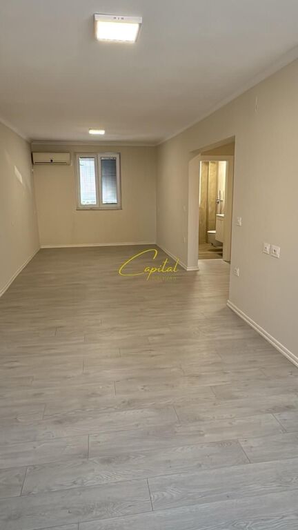 ZYRE ME QIRA 70 M2 21 DHJETORI 800 EURO