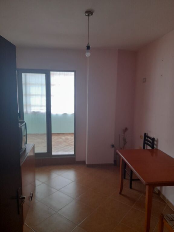 Apartament 2+1 per qera ne Astir !
