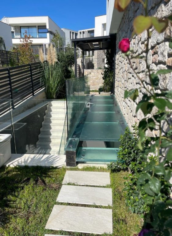 Vilë Individuale për Shitje – Liqeni i Farkës  ✅