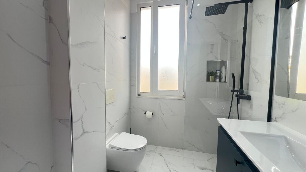 Apartment 1+1 for sale at 21 Dhjetori