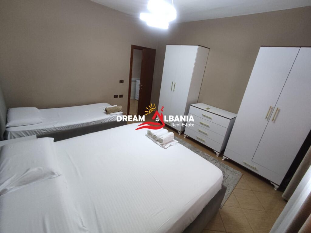 Jepet Apartament 1+1 me Qera ne zonen e Pazarit te Ri ( ID 42111552 )