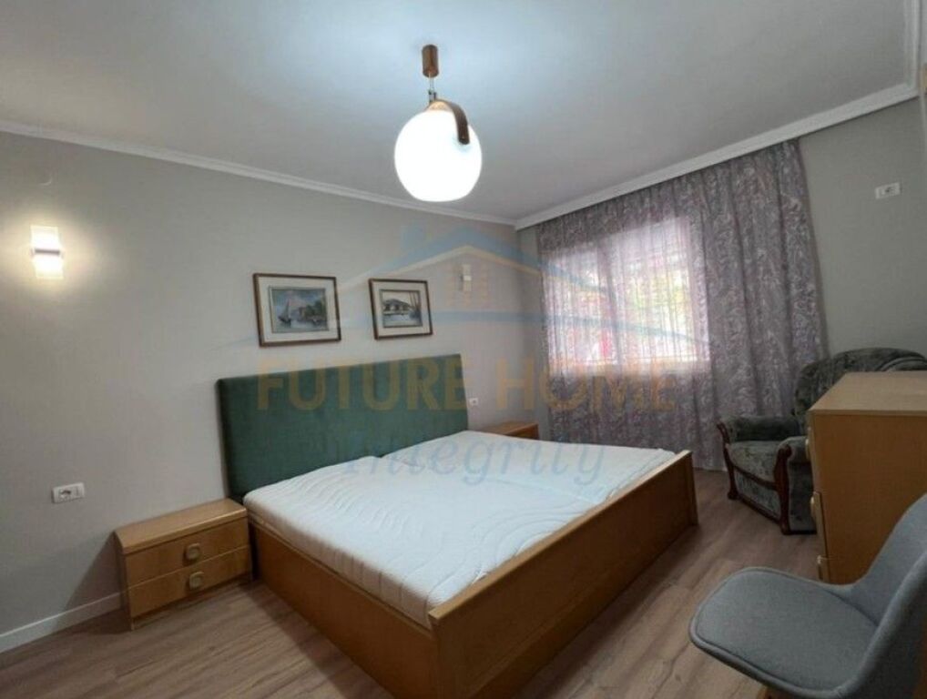 Qera, Apartament 2+1, Blloku, Tiranë.