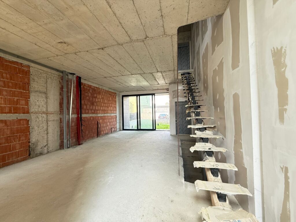 VILE NE SHITJE NE TEG , TIRANE