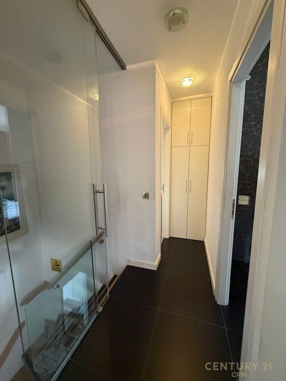 JEPET ME QIRA DUPLEKS TEK QENDRA KISTA