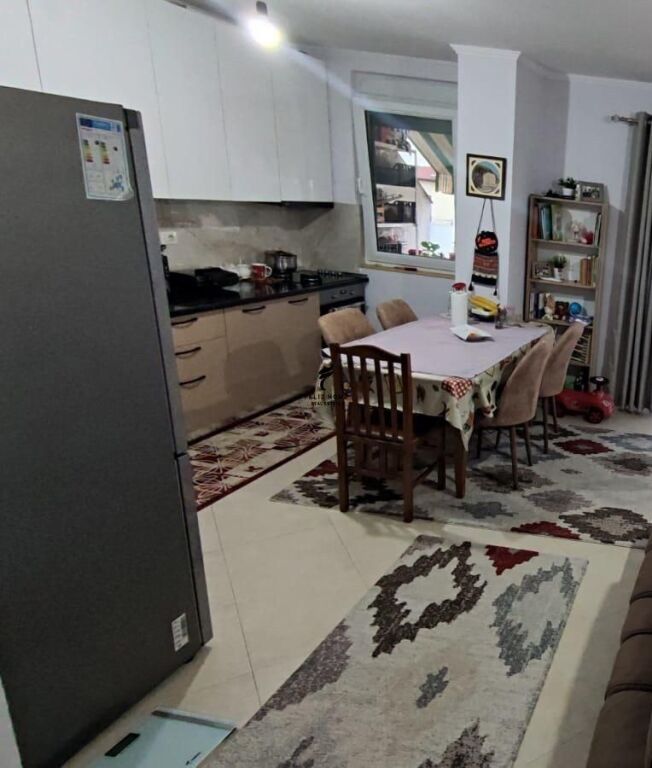 APARTAMENT ME QERA 2+1+2 YZBERISHT 60.000 LEKE FH-68970