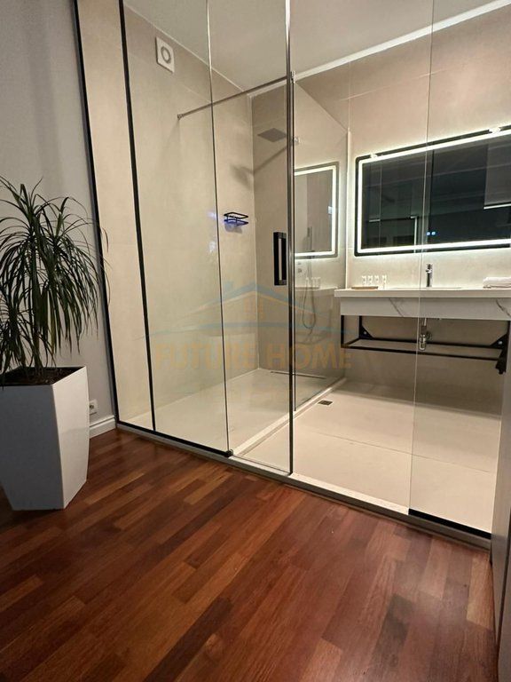 Shitet, Apartament 3+1+3, Bllok, Tiranë