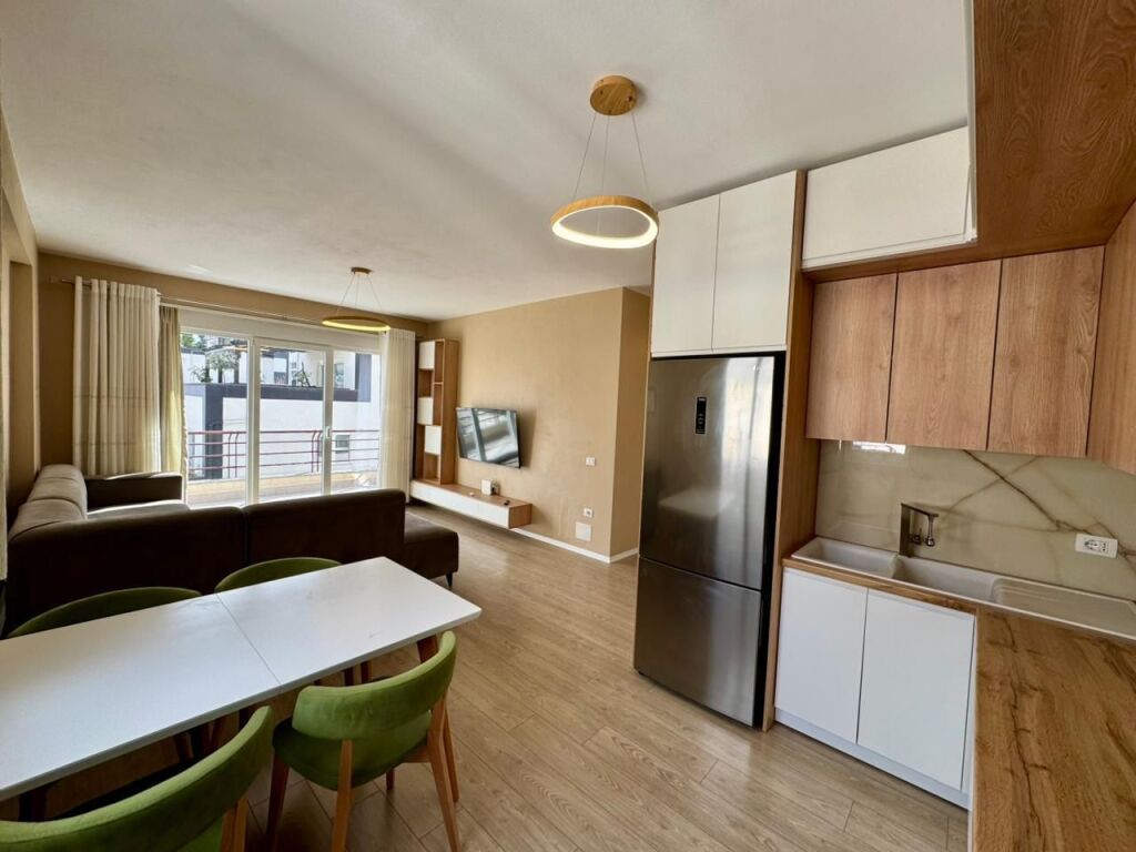 --APARTAMENT 2+1 PER SHITJE TEK LIQENI I THATE!!!