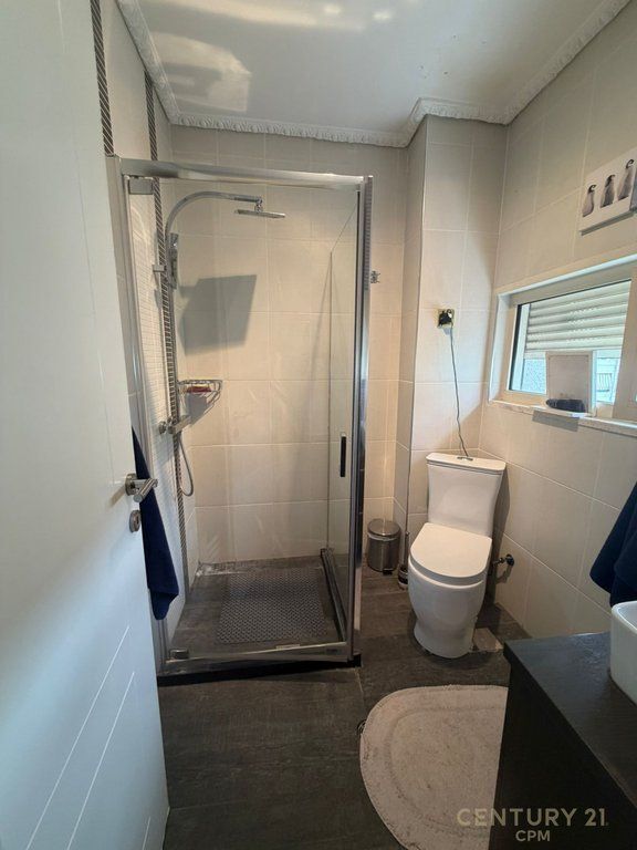 JEPET ME QIRA DUPLEKS TEK QENDRA KISTA