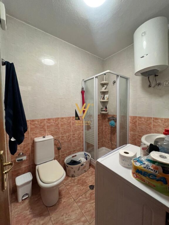 JEPET APARTAMENT 1+1 ME QIRA TE KOMUNA E PARISIT 50.000 LEKE
